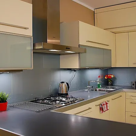 Spacious In The Heart Of דירה קרקוב