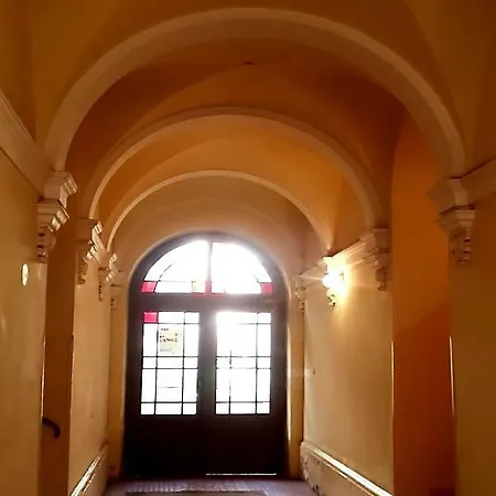 Spacious In The Heart Of דירה קרקוב
