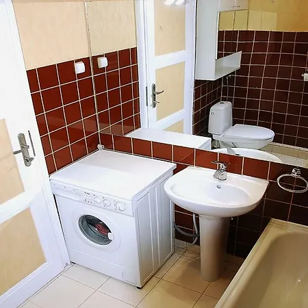 Spacious In The Heart Of דירה